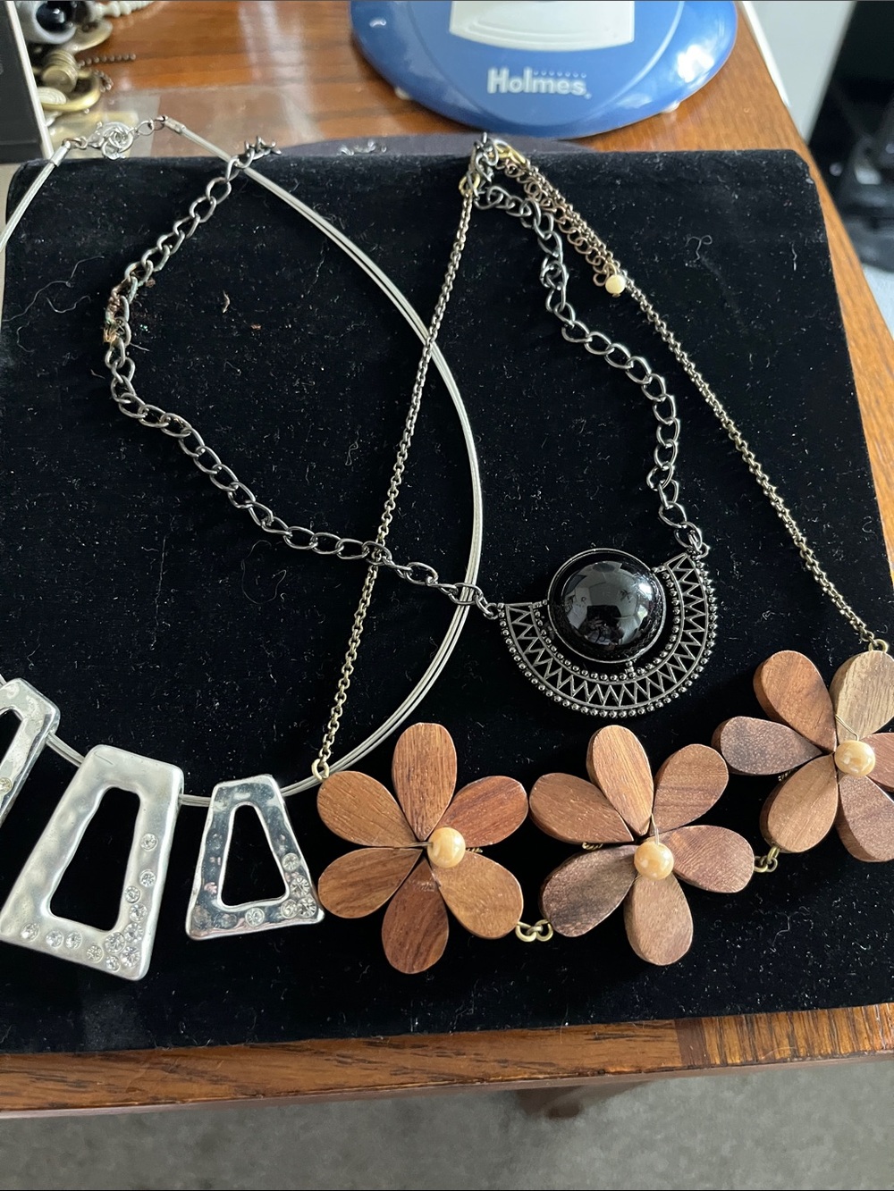 Source Unknown Brown Wood Flower and Black Mixed Metal Necklace Set
